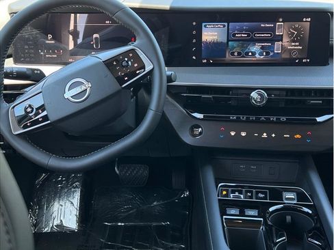 Used 2025 Nissan Murano SV FWD image 11