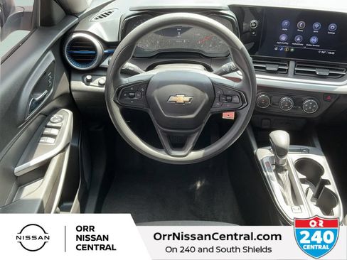 Used 2024 Chevrolet Trax LS FWD image 14