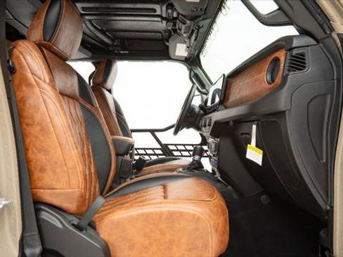 Used 2025 Jeep Wrangler Unlimited Sport image 43