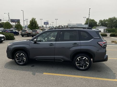 Certified 2025 Subaru Forester Limited w/ Popular Package AWD/4WD image 4