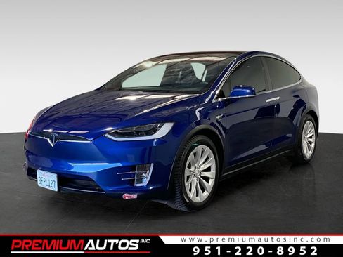 Used 2018 Tesla Model X 75D image 1