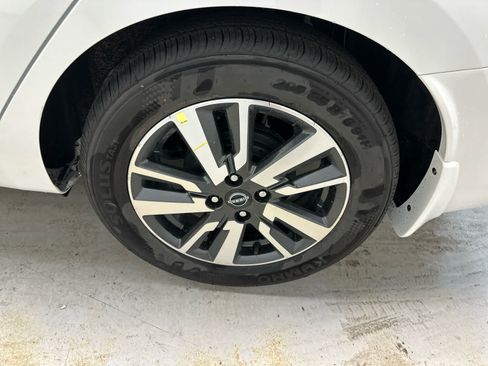 New 2025 Nissan Versa SV w/ Trunk Package FWD image 11