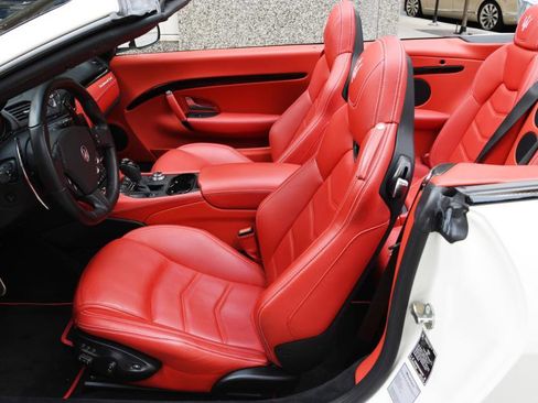 Used 2018 Maserati GranTurismo Sport image 3