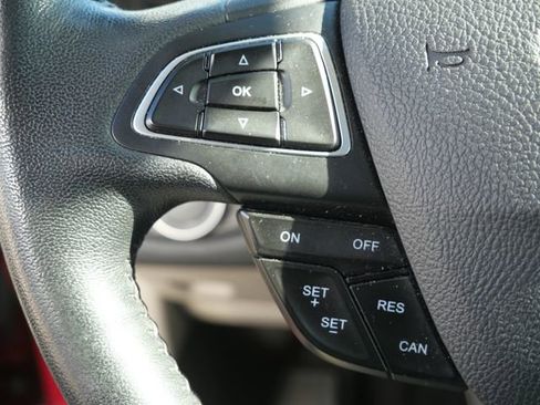 Used 2017 Ford Escape Titanium image 18