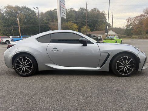 Used 2022 Toyota GR86 image 9