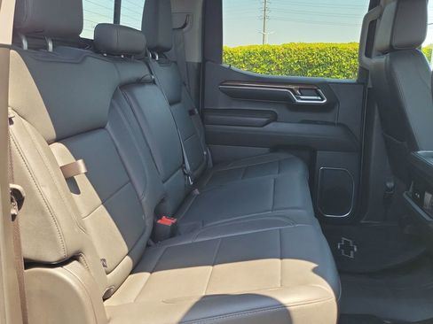 Used 2023 Chevrolet Silverado 1500 LT Trail Boss w/ LT Trail Boss Premium Package AWD/4WD image 27
