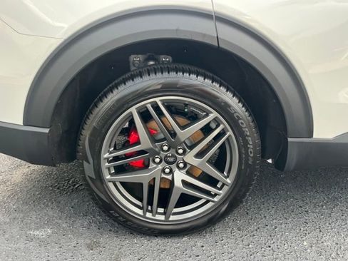 Used 2025 Ford Explorer ST-Line w/ Premium Package image 33