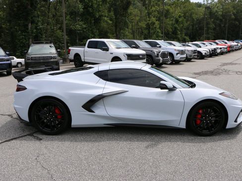 Used 2024 Chevrolet Corvette Stingray Preferred Cpe w/ Z51 Performance Package RWD image 9