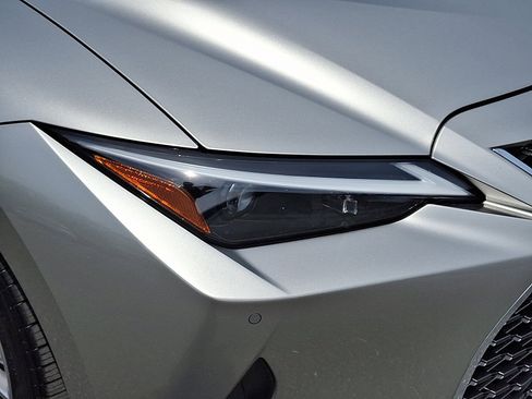 Used 2022 Lexus IS 300 AWD w/ Premium Package image 10