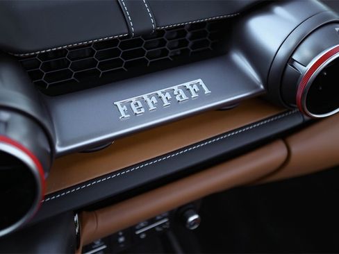 Certified 2022 Ferrari 812 GTS Base image 34