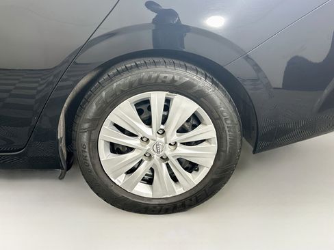 Used 2024 Nissan Sentra S FWD image 11