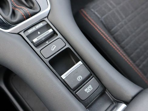 Used 2025 Honda HR-V Sport image 10