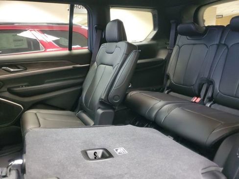 New 2026 Jeep Grand Cherokee L Limited image 15