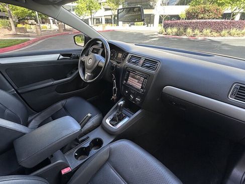 Used 2013 Volkswagen Jetta SE image 15