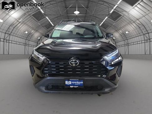 Used 2025 Toyota RAV4 XLE AWD/4WD image 2