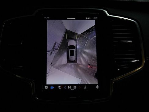 Used 2024 Volvo XC90 B6 Ultimate w/ Protection Package Premier image 32