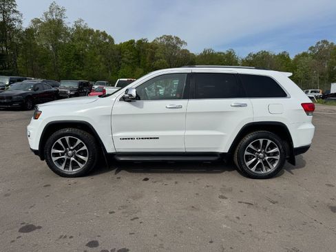 Used 2018 Jeep Grand Cherokee Limited w/ Luxury Group II AWD/4WD image 2
