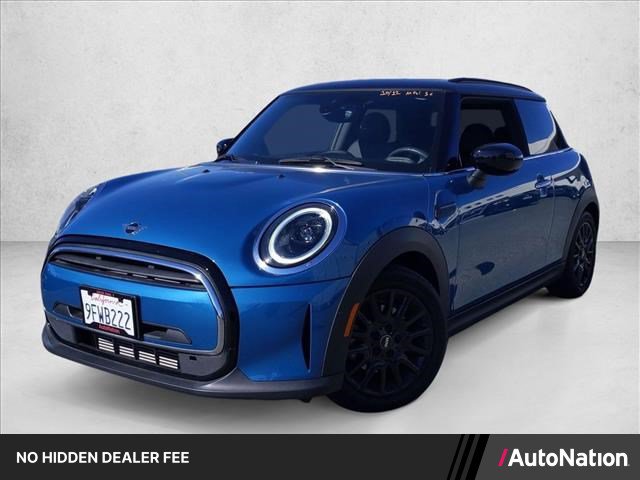 Used 2023 MINI Cooper 2-Door Hardtop w/ Signature Upholstery Package FWD image 1