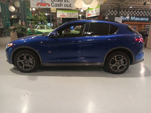 Used 2023 Alfa Romeo Stelvio Ti w/ Active Assist Plus Package AWD/4WD image 9