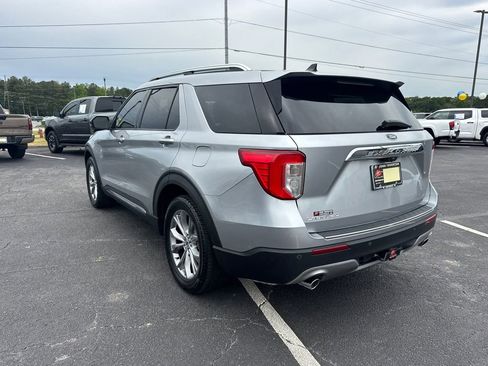 Used 2021 Ford Explorer Limited w/ Equipment Group 301A RWD image 8