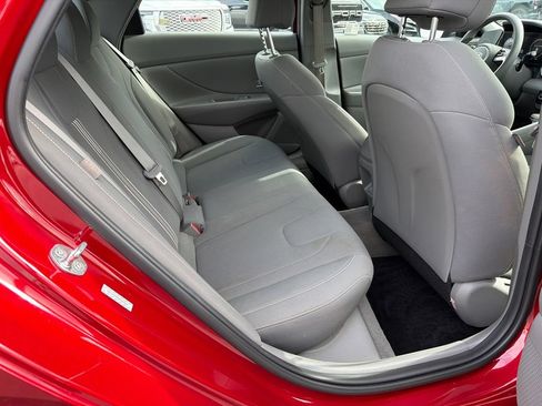 Used 2024 Hyundai Elantra SEL FWD image 15