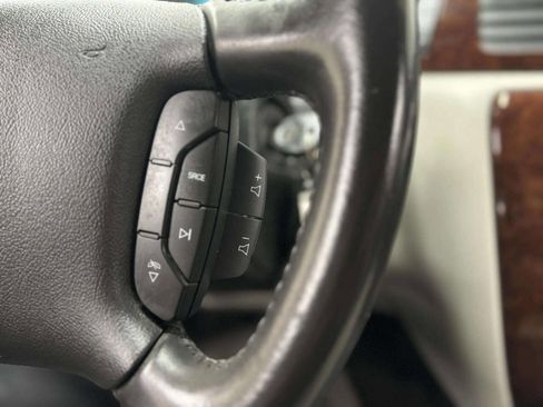 Used 2010 Chevrolet Impala LT w/ Convenience Package image 28