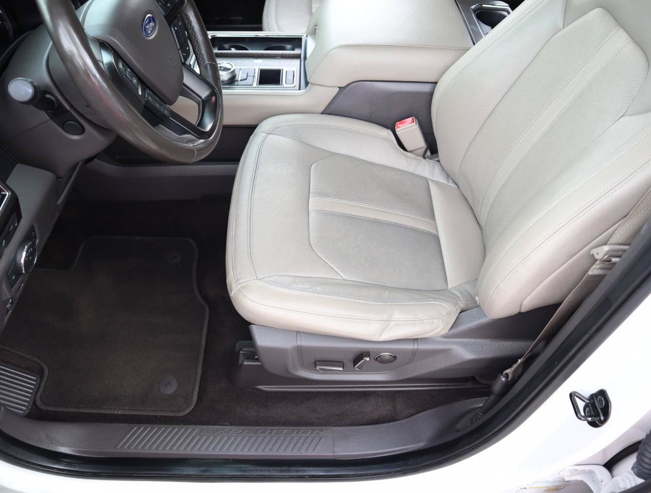 Used 2018 Ford Expedition Limited w/ Equipment Group 301A RWD image 38