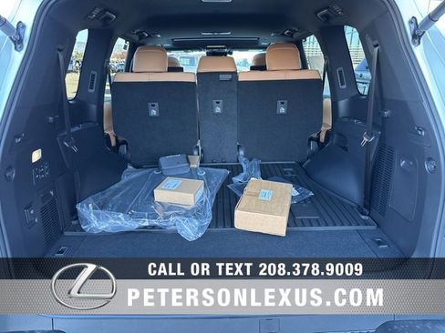 New 2026 Lexus LX 600 4WD w/ Luxury Package image 22