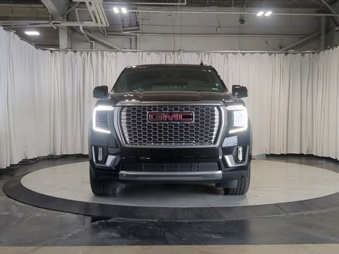 Used 2023 GMC Yukon XL Denali AWD/4WD image 3