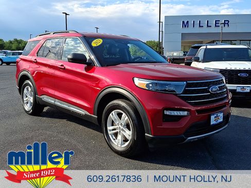Used 2023 Ford Explorer XLT w/ Equipment Group 202A AWD/4WD image 1
