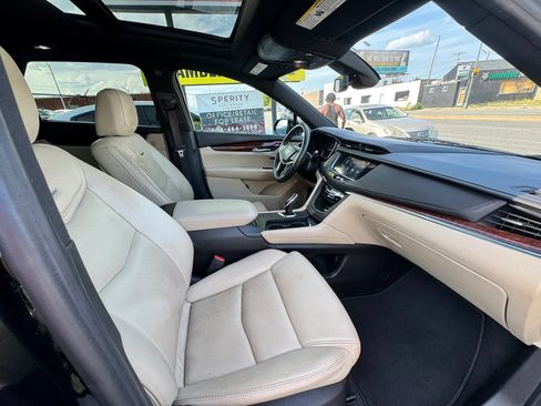 Used 2017 Cadillac XT5 Luxury w/ Driver Awareness Package AWD/4WD image 22