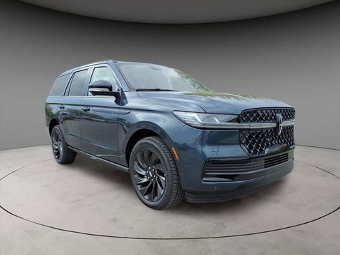 New 2025 Lincoln Navigator Reserve w/ Jet Appearance Package image 11