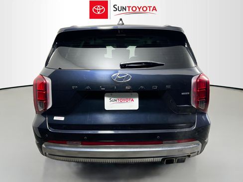 Used 2024 Hyundai Palisade Calligraphy image 5