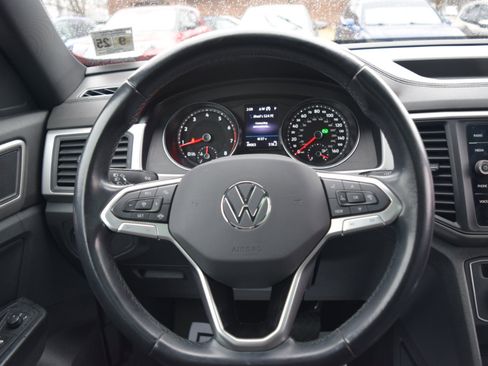 Used 2020 Volkswagen Atlas Cross Sport SE w/ Panoramic Sunroof Package image 18