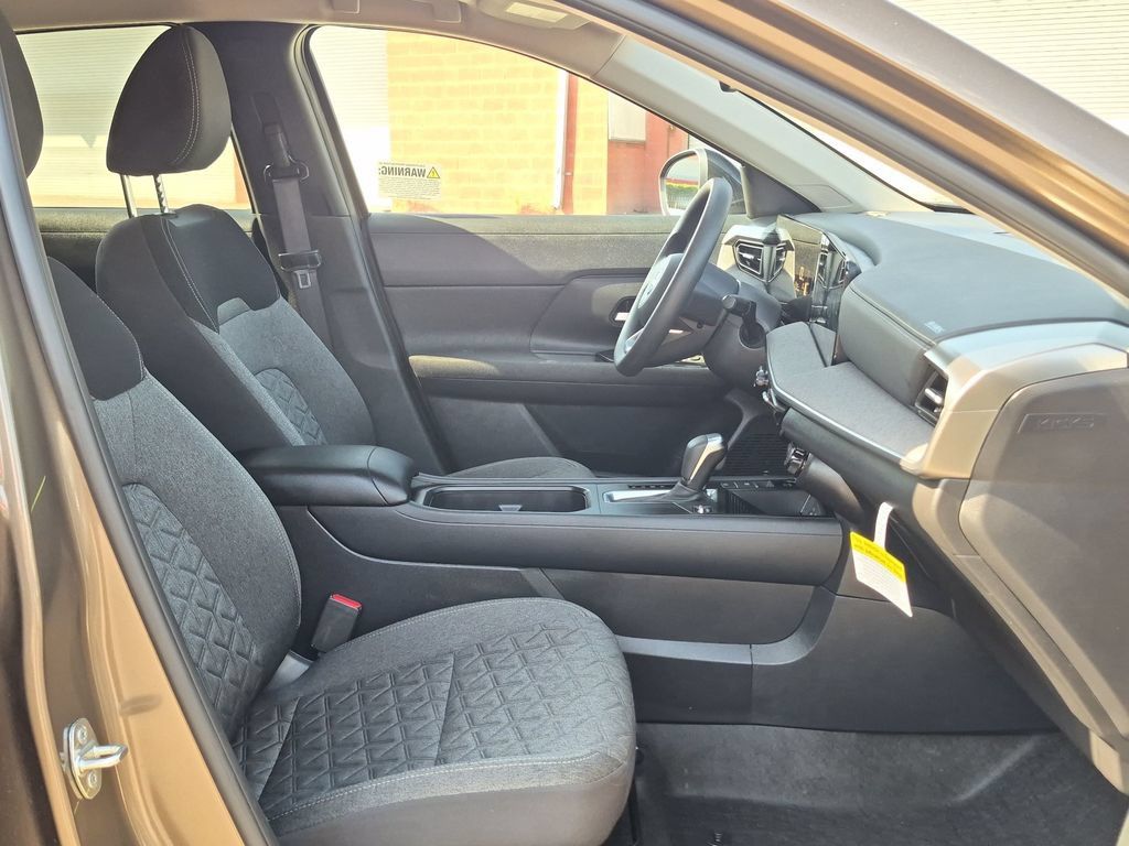 Certified 2026 Nissan Kicks SV FWD image 31