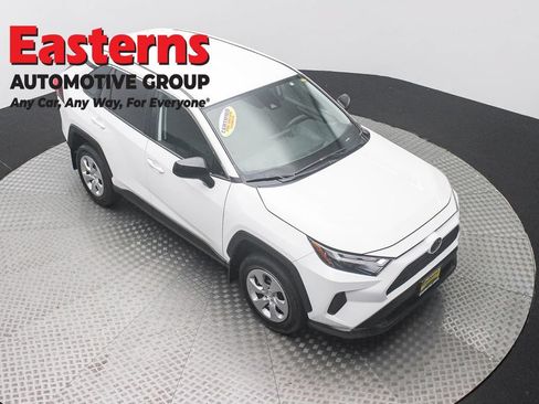 Used 2023 Toyota RAV4 LE AWD/4WD image 3