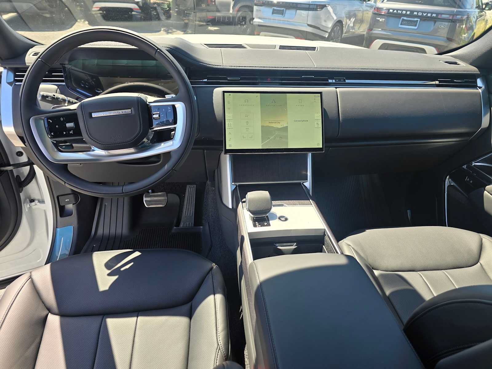 New 2026 Land Rover Range Rover Long Wheelbase SE AWD/4WD image 22