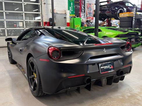 Used 2018 Ferrari 488 GTB image 9