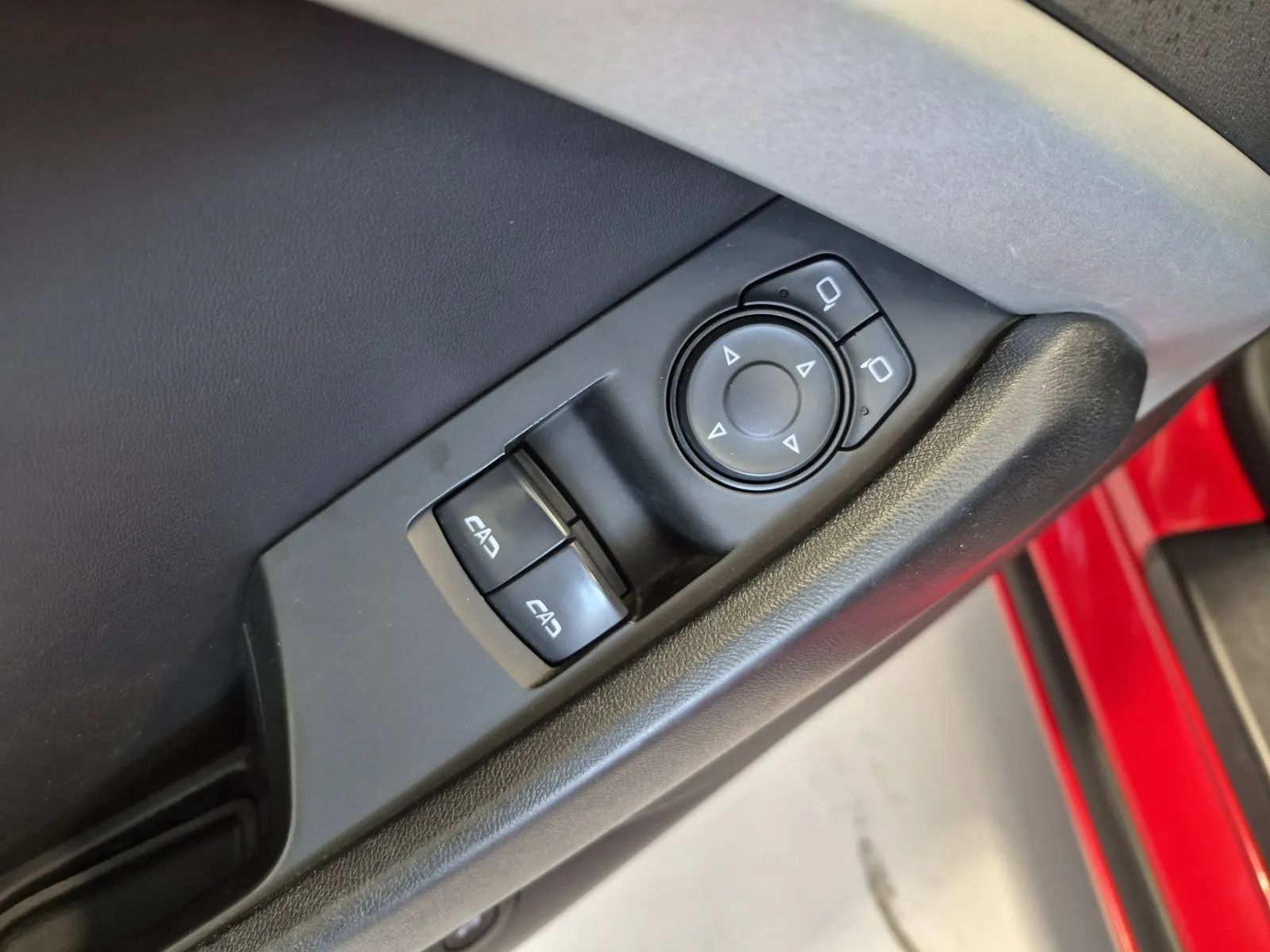 Used 2017 Chevrolet Camaro LT RWD image 18