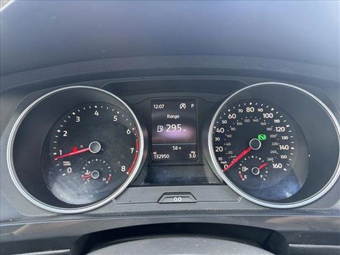 Used 2019 Volkswagen Tiguan SE image 15
