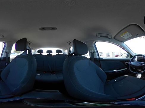 Used 2025 Kia K4 FWD image 42