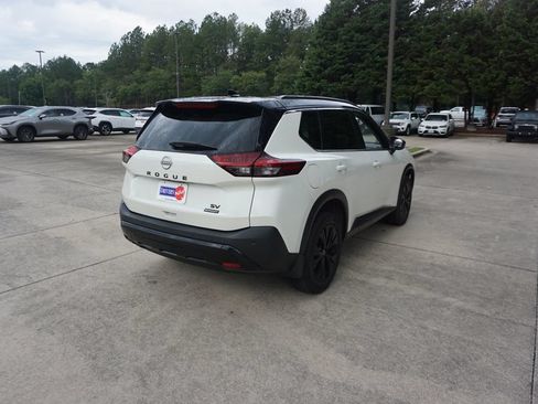 Used 2023 Nissan Rogue SV w/ SV Premium B Package FWD image 23