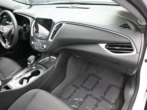 Used 2024 Chevrolet Malibu LT FWD image 40