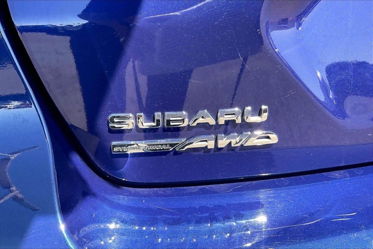 Used 2025 Subaru Crosstrek 2.5i Premium AWD/4WD image 4