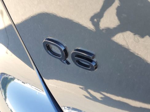 Used 2025 Audi Q6 e-tron Premium w/ Convenience Package image 7