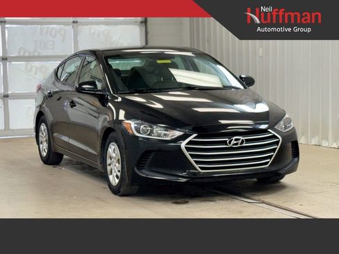 Used 2017 Hyundai Elantra SE image 1