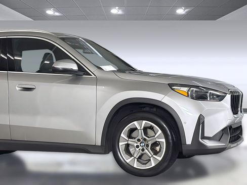 Used 2023 BMW X1 xDrive28i w/ Convenience Package AWD/4WD image 5