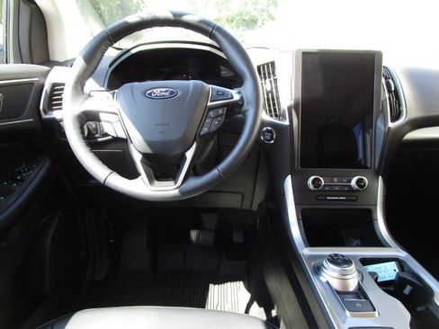 Used 2024 Ford Edge SEL w/ Convenience Package AWD/4WD image 13