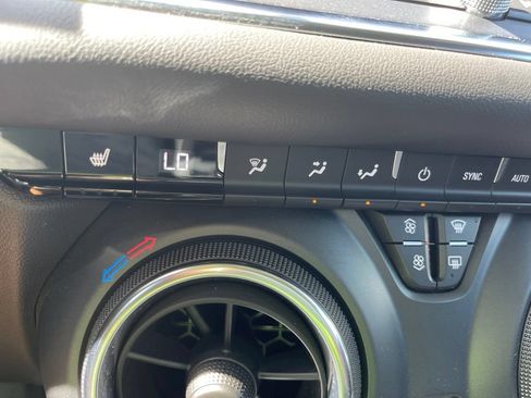 Used 2024 Chevrolet Blazer LT w/ Convenience Package FWD image 31