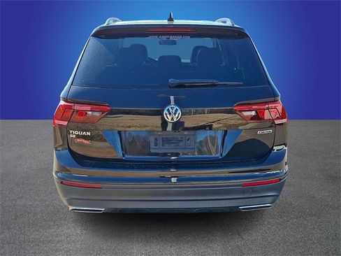 Used 2019 Volkswagen Tiguan SE w/ Panoramic Sunroof Package image 6
